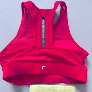 Red Zyia size medium, All Star bra